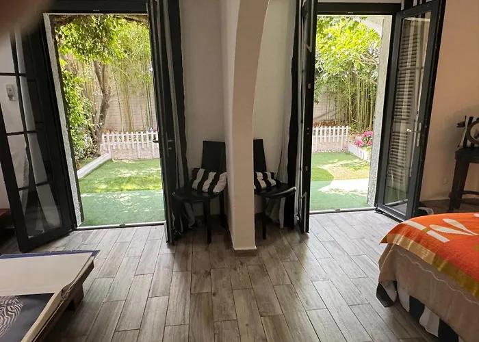 Romana Bed & Breakfast 4*